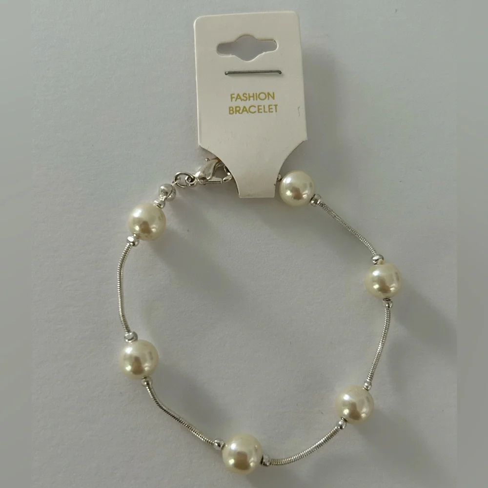 🦋 5/$25 - Pearl Beaded Fashion Bracelet - NWT Vintage